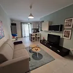 Convenient 3br Near Bus Terminus