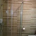 Convenient 3br Near Bus Terminus Apartment