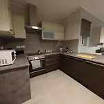 Convenient 3br Near Bus Terminus *