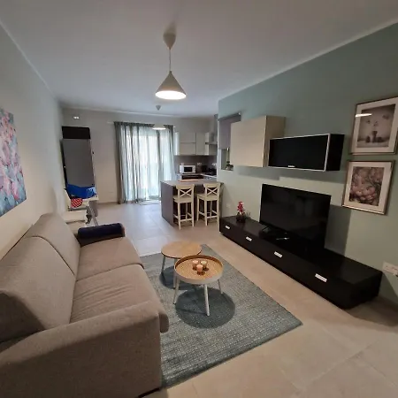 Comfort And Convenience Flat 4 Dad's Court