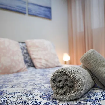 Comfort And Convenience Flat 4 Dad's Court *