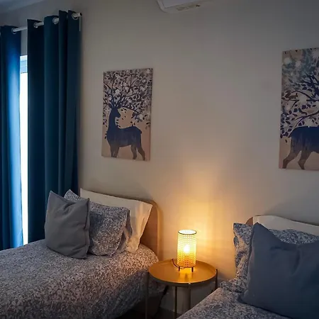 Comfort And Convenience Flat 4 Dad's Court Apartament *