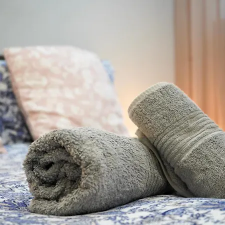 Comfort And Convenience Flat 4 Dad's Court