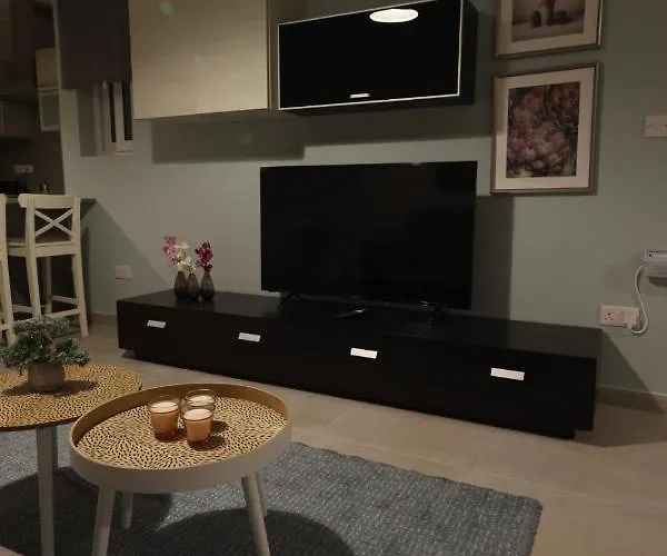 Comfort And Convenience Flat 4 Dad's Court *