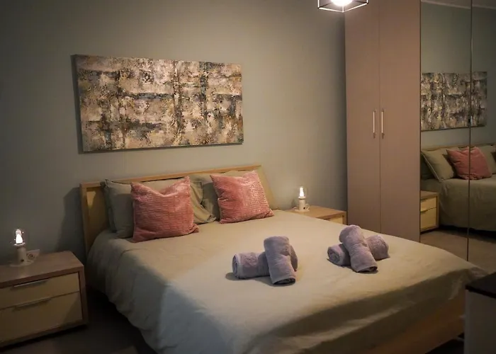 Апартаменты Comfort And Convenience Flat 4 Dad's Court