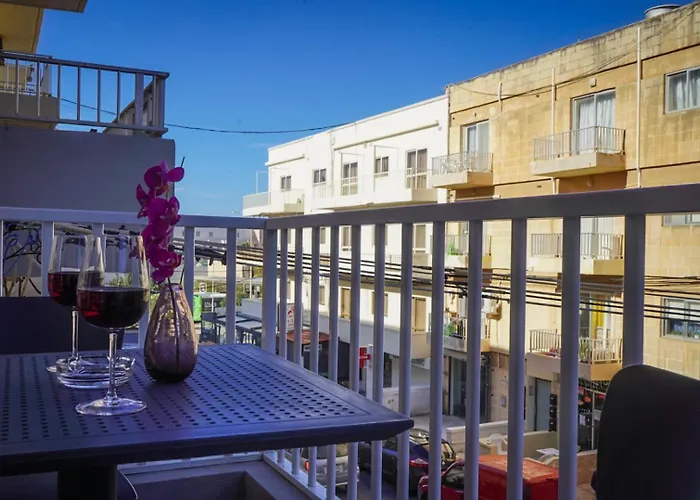 Convenient 3br Near Bus Terminus * St. Paul's Bay