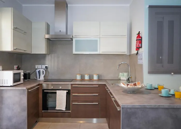 Convenient 3br Near Bus Terminus