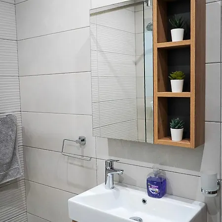 Comfort And Convenience Flat 4 Dad's Court Daire